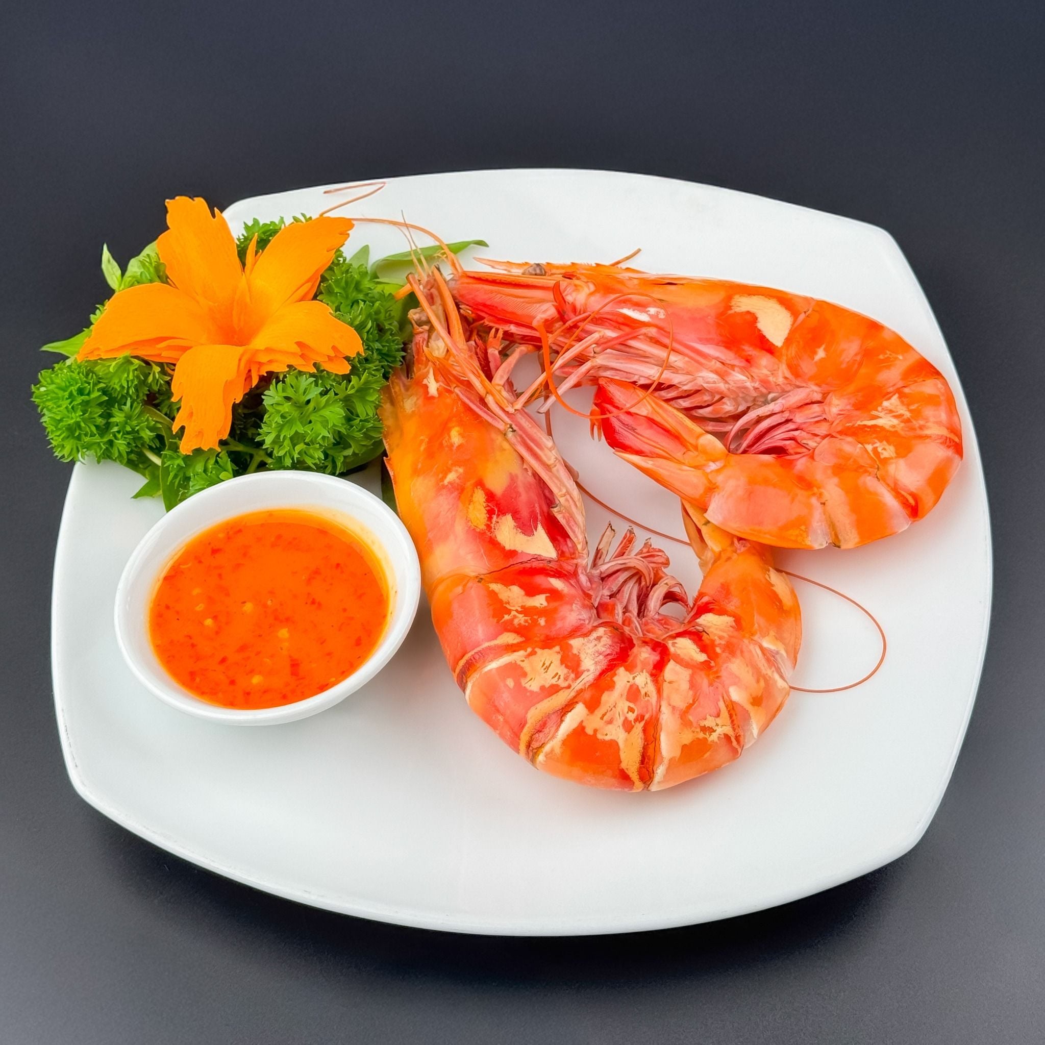 món ăn nhà hàng từ tôm sú thiên nhiên