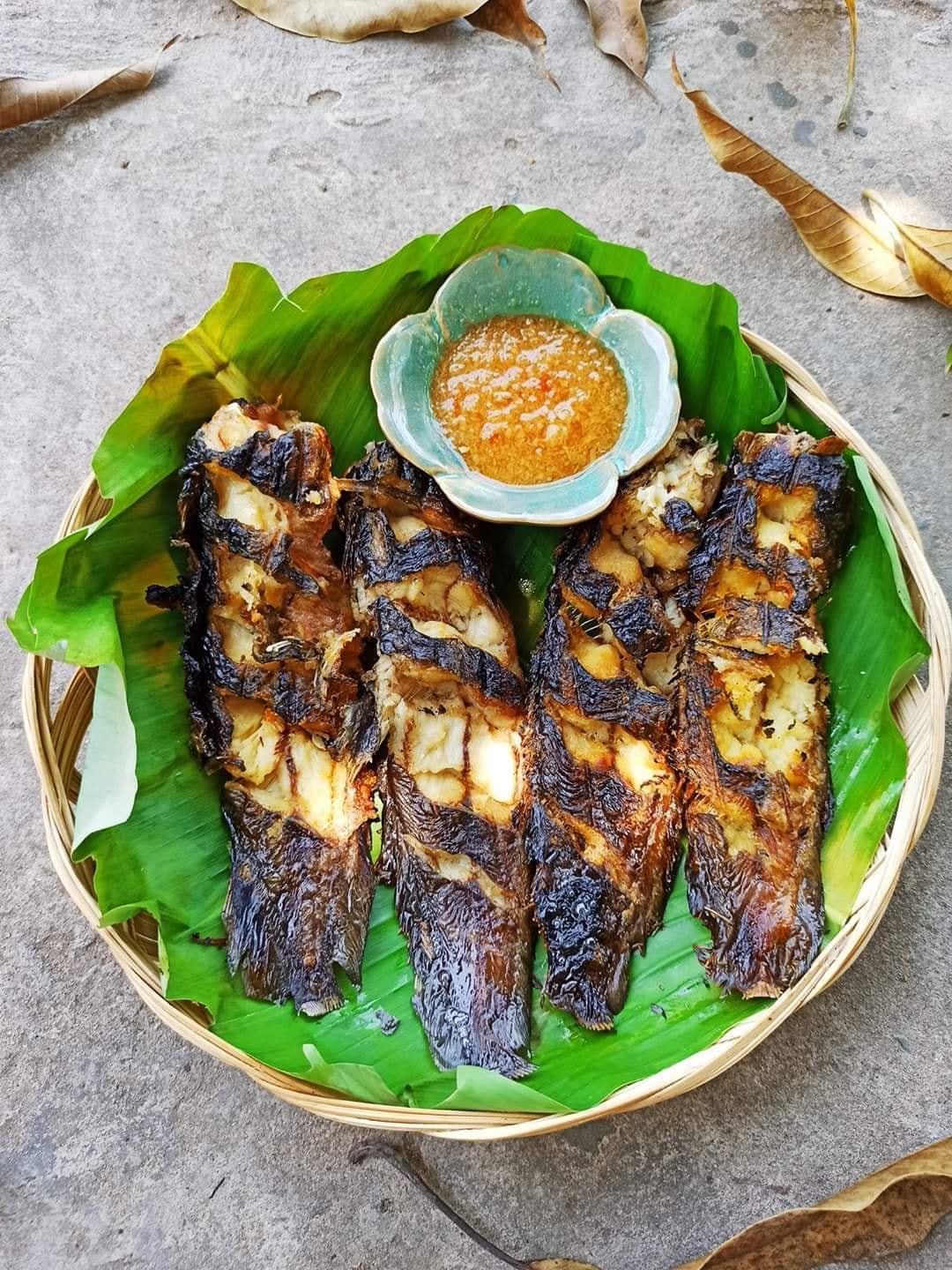 cá trê vàng nướng muối ớt