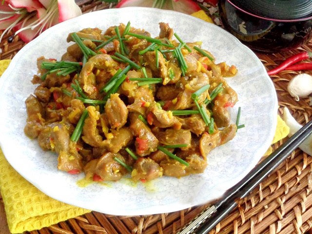 mề vịt xào sa tế