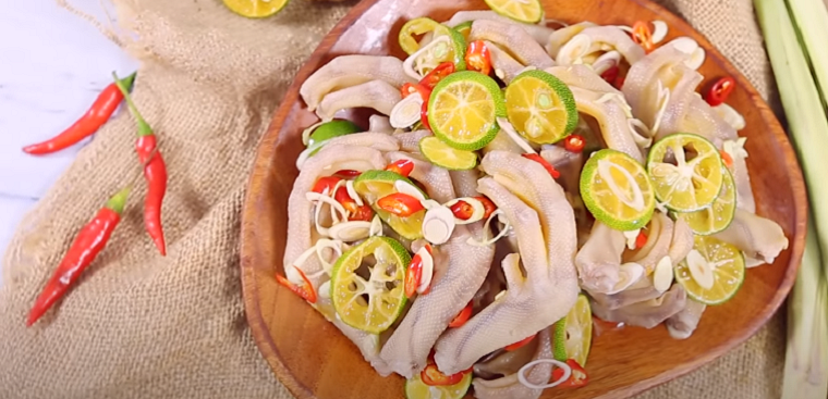 chân vịt ngâm sả tắc