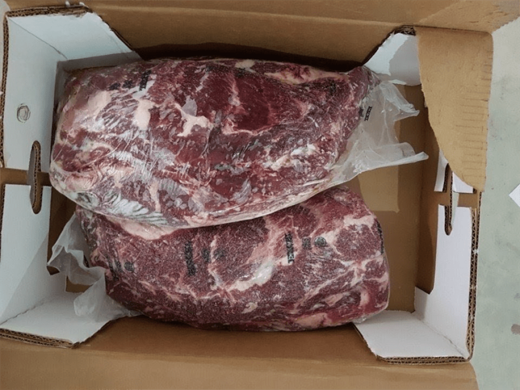 cổ bò mỹ chuck eye roll