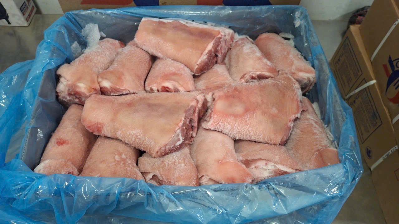 bắp giò heo canada nhập khẩu