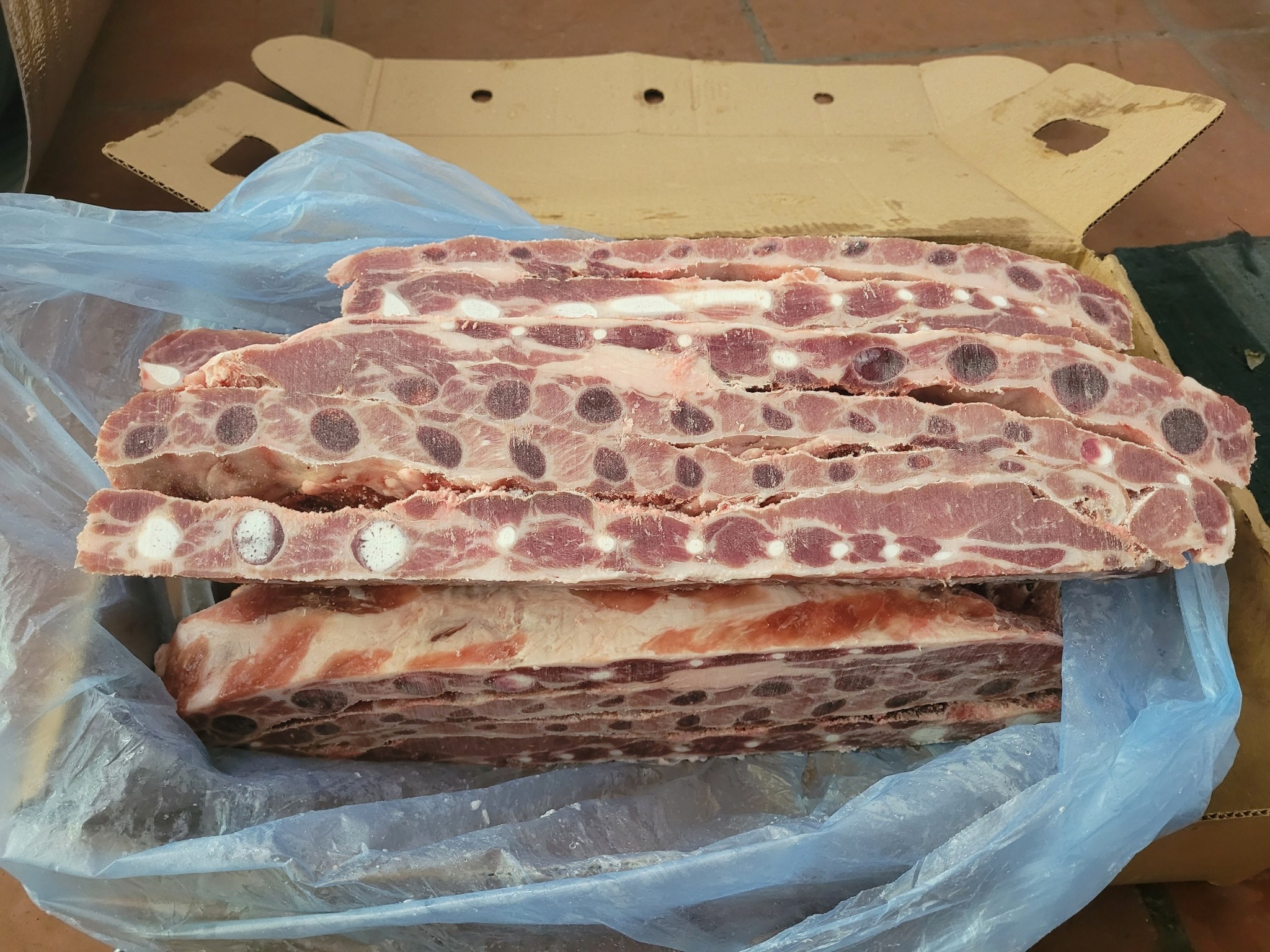 sườn cánh buồm đông lạnh nhập khẩu nga